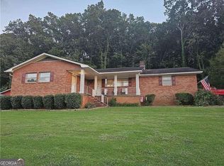 31 Crestwood Rd, Cartersville, GA 30121