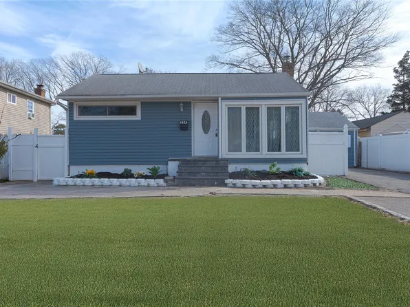 1141 Udall Road, Bay Shore, NY 11706
