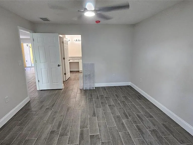 604 Lime Ave — Photo 6
