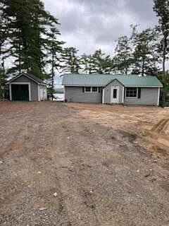 3rd image of 828 Goose Pond Road