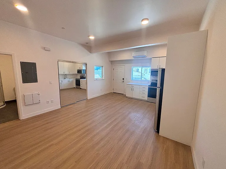 630 Harbour Way — Photo 10