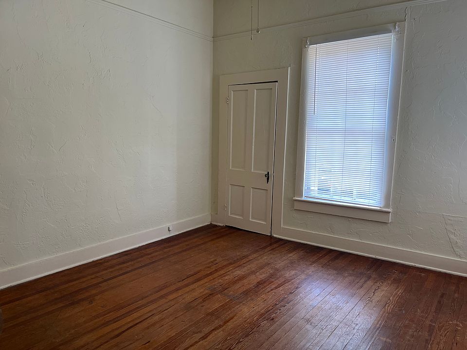1st image of 532 NE 4th Ave