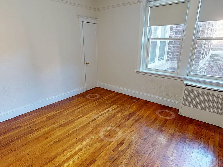 70 Chiswick Rd #12A — Photo 4
