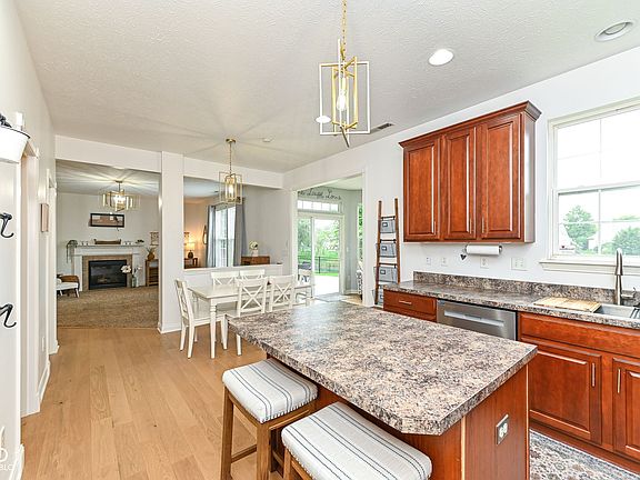 4th image of 11093 Ellsworth Ln