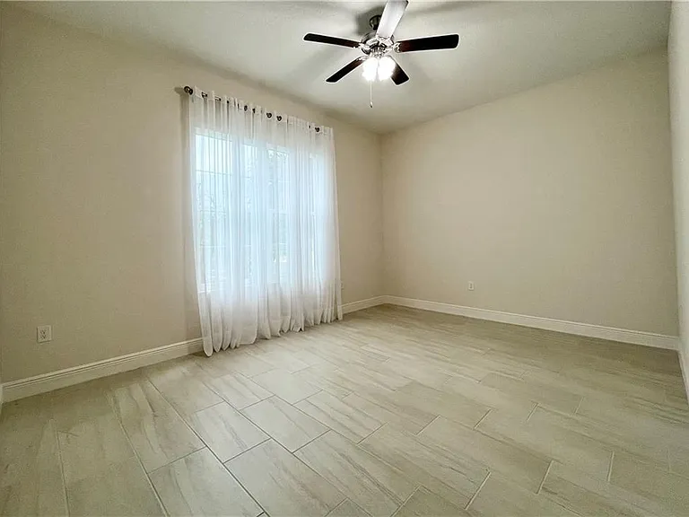 6400 Nevis Ct — Photo 14