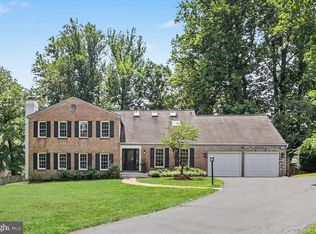 810 Aaron Ct, Great Falls, VA 22066