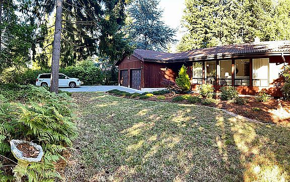 2nd image of 907 Seamount Dr