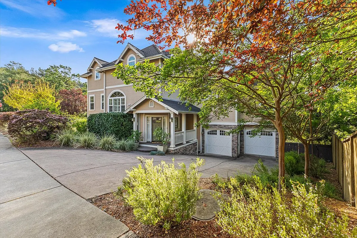 4 bed, 3.5 bath, 3000 sqft, $6,950 — Photo 3