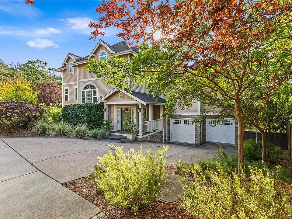 134 Moonlight Dr