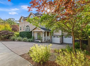 134 Moonlight Dr, Healdsburg, CA 95448