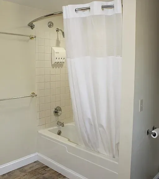 2nd floor bathroom