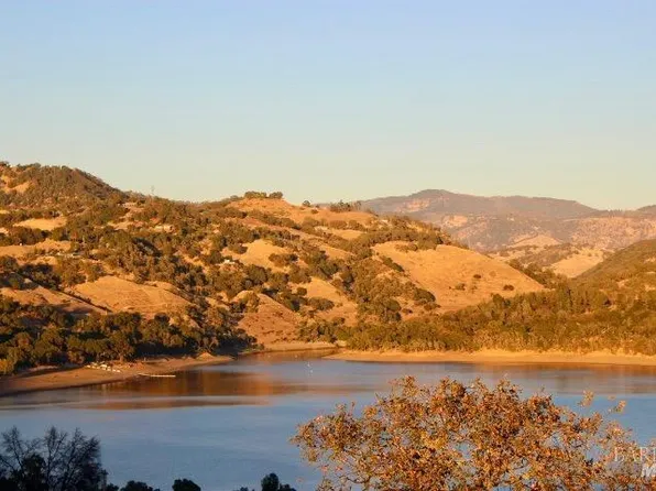 5691 Lake Ridge Drive, Ukiah, CA 95482