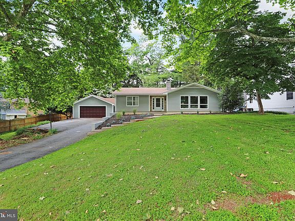 3rd image of 125 Natalie Ln