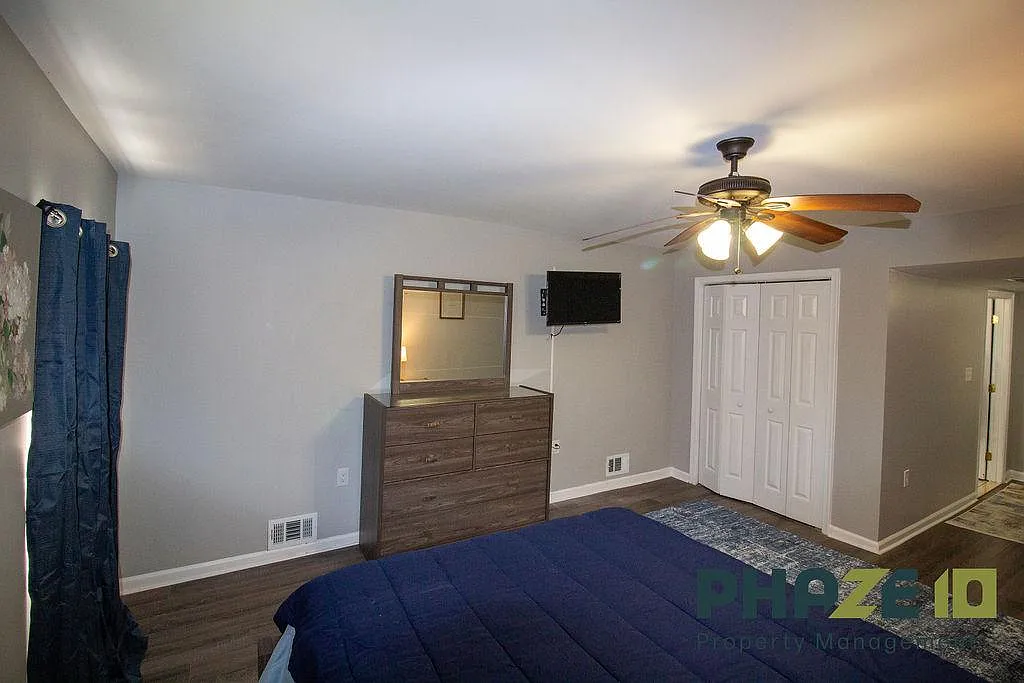 1304 E Eager St — Photo 3