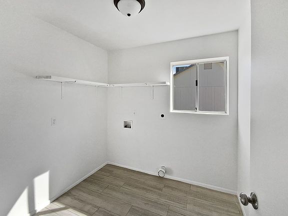 5th image of 9328 E Des Moines St