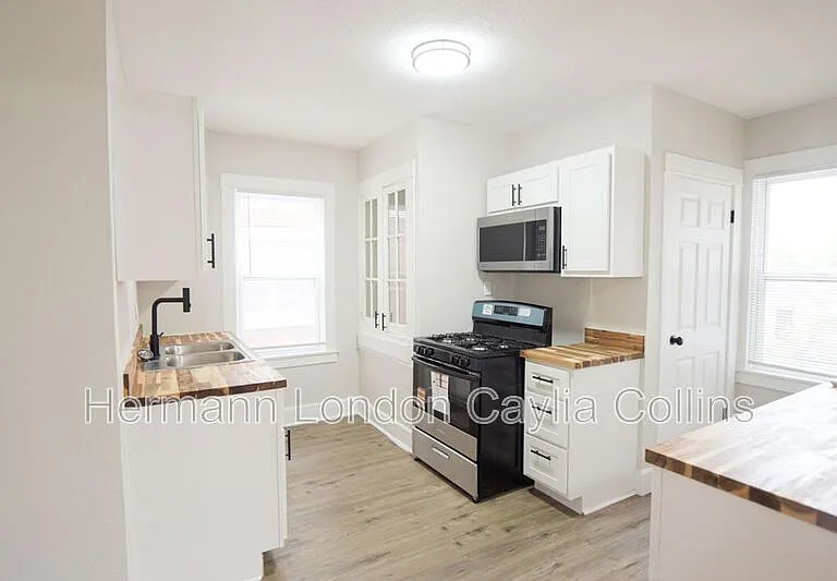 3424 Lucas And Hunt Rd — Photo 7