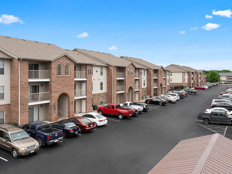 Sherwood Village Apartments — Photo 9