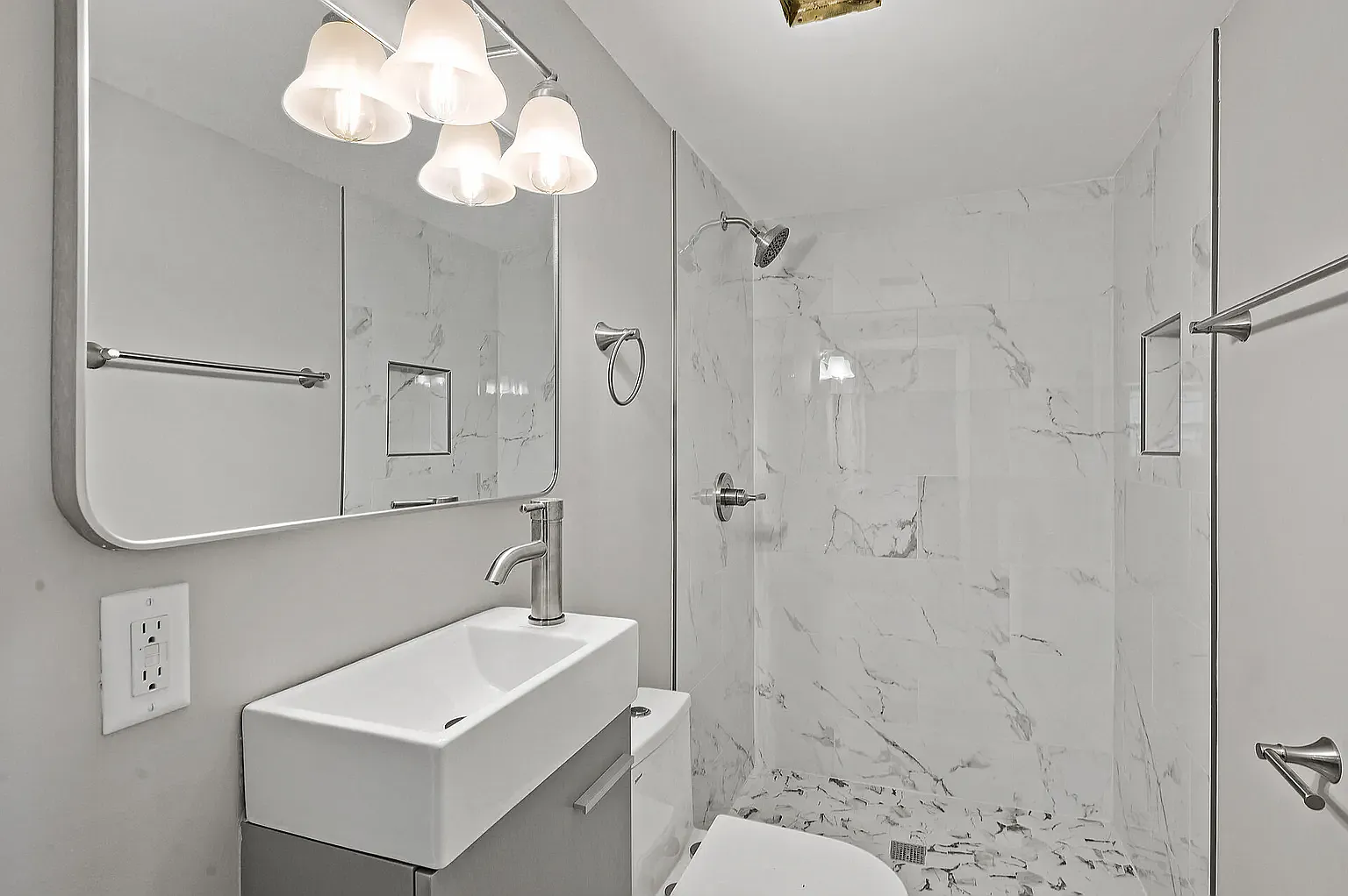 1541 Carroll Ave — Photo 4