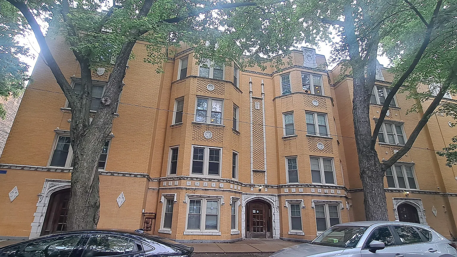 2 bed, 1200 sqft, $2,045 — Photo 1