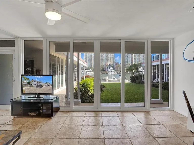 2760 Yacht Club Blvd #10C — Photo 8