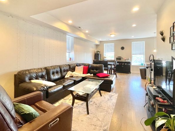 2622 W Cermak Rd #4