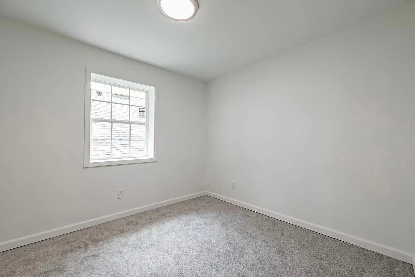 2 bed, 700 sqft, $1,400 — Photo 4