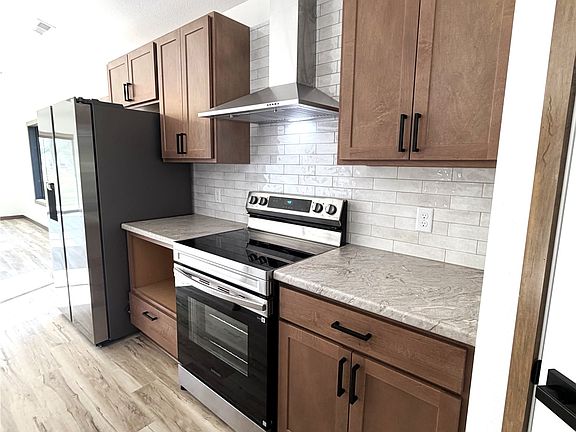 4th image of 23345 Cherrywood Street