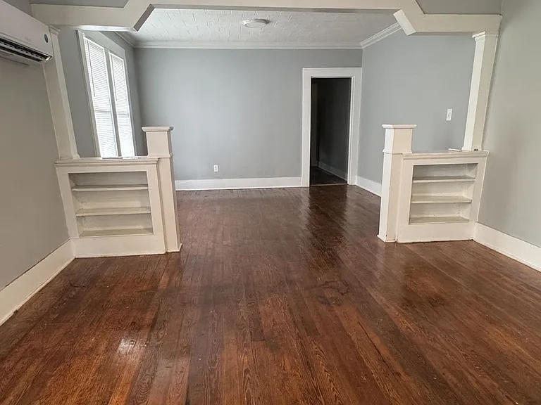 2320 Madeline St — Photo 3