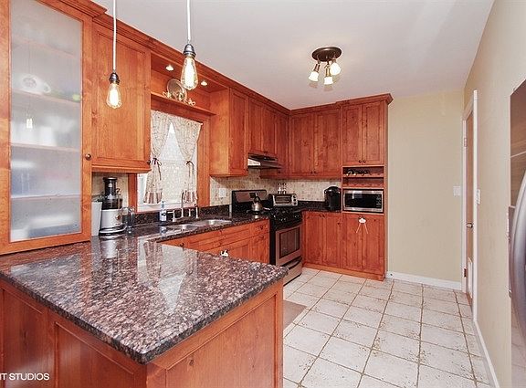 4th image of 5127 N Marmora Ave