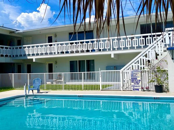 4901 NE 26th Ave APT 10