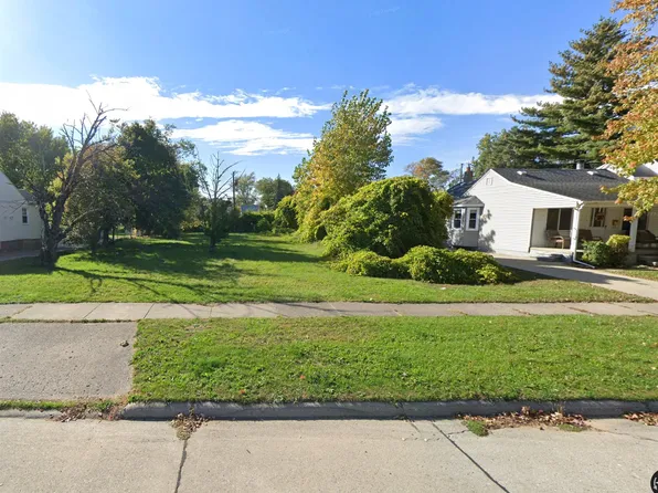 8441 Lenore St, Dearborn Heights, MI 48127