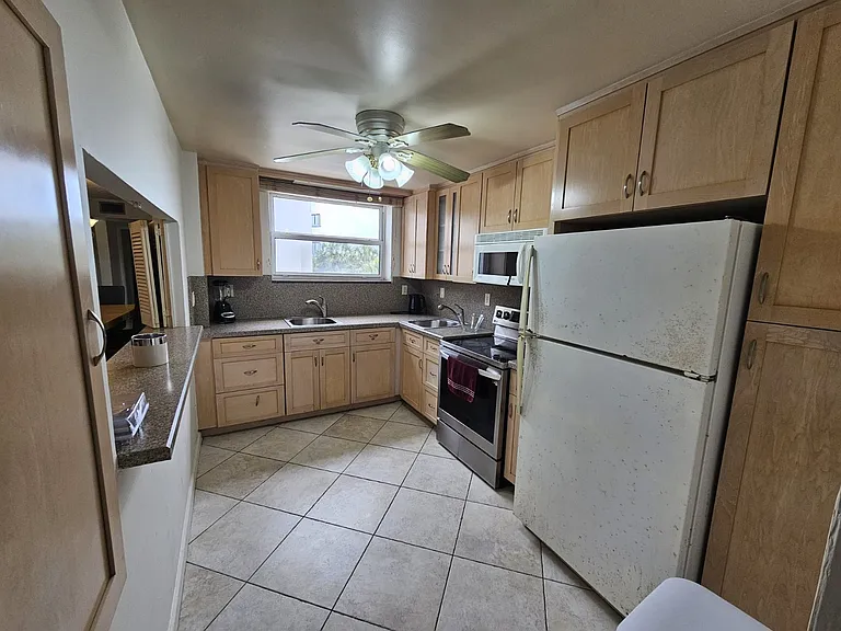 3605 Indian Creek Dr #301 — Photo 6