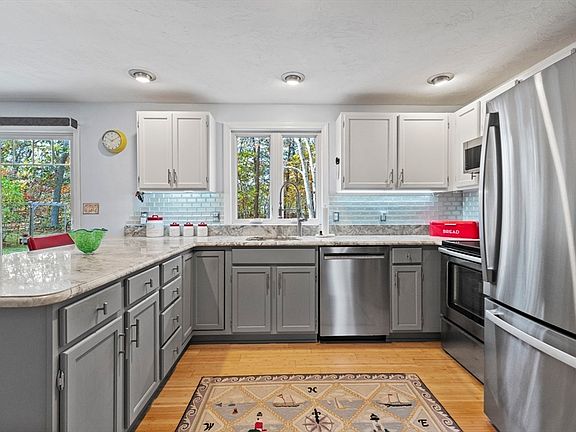 4th image of 100 Orchard Dr