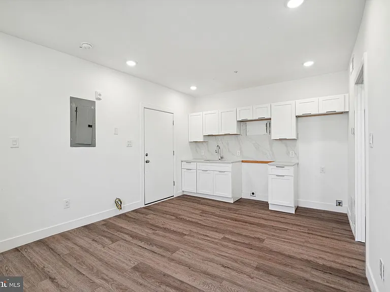 5164 Ridge Ave #2 — Photo 4