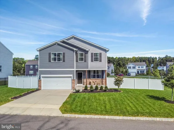 111 Snoopy Ln, Schwenksville, PA 19473