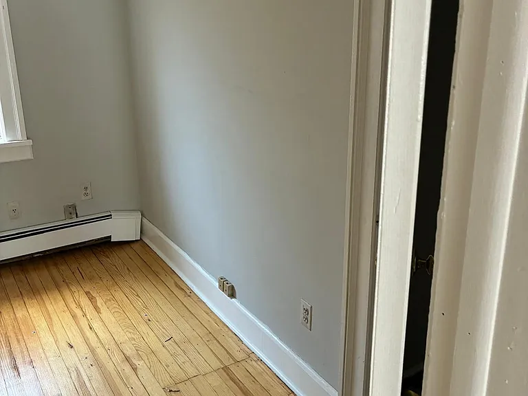 504 Court St #5 — Photo 12