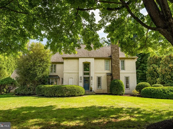 983 Derring Ln, Bryn Mawr, PA 19010