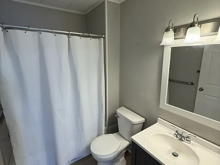 1126-1128 Sunset Ave #1126 — Photo 7