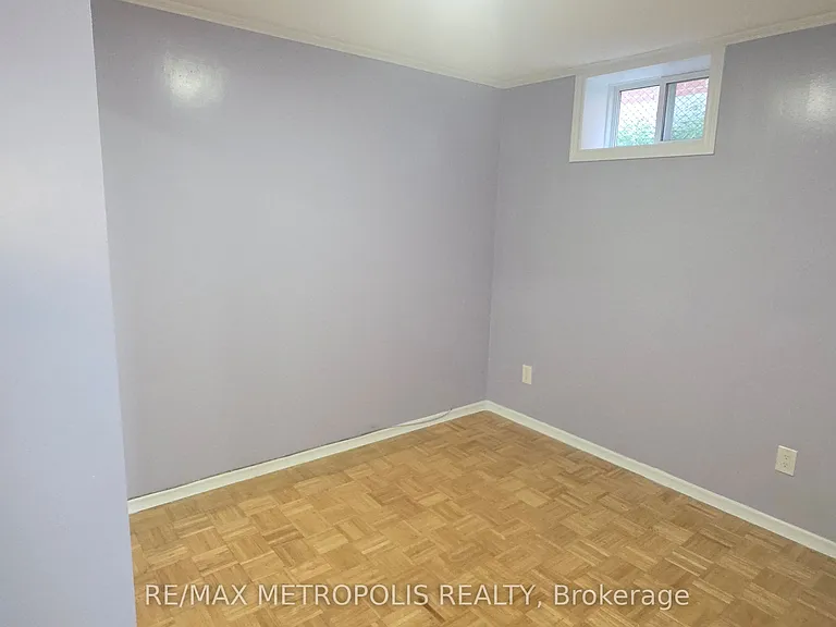 221 Beechgrove Dr #BASEMENT — Photo 8