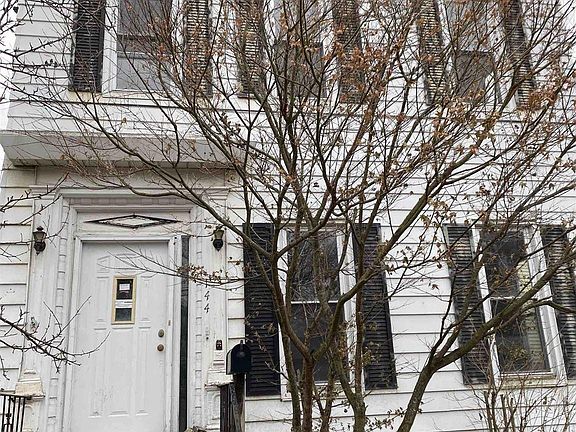 2nd image of 144 E Fulton St