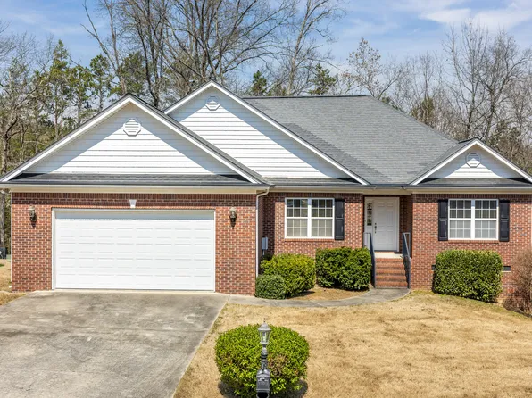 1821 Blackpowder Ln, Soddy Daisy, TN 37379