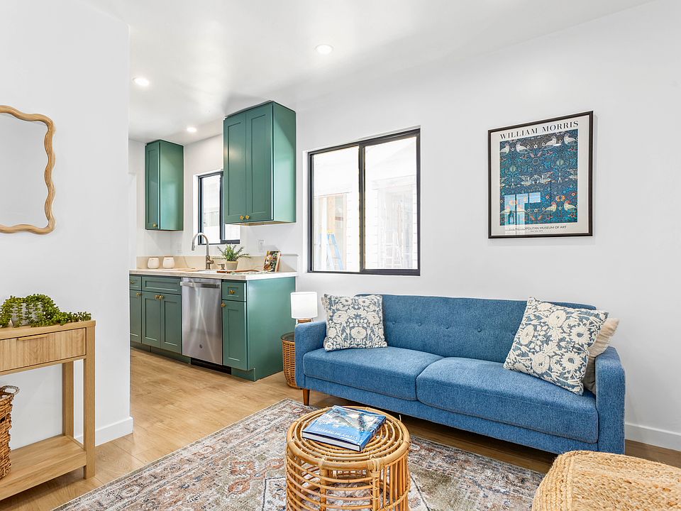 1st image of 1031 De La Vina St #C