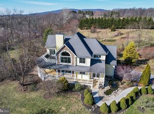 6165 Acorn Dr, Spring Grove, PA 17362