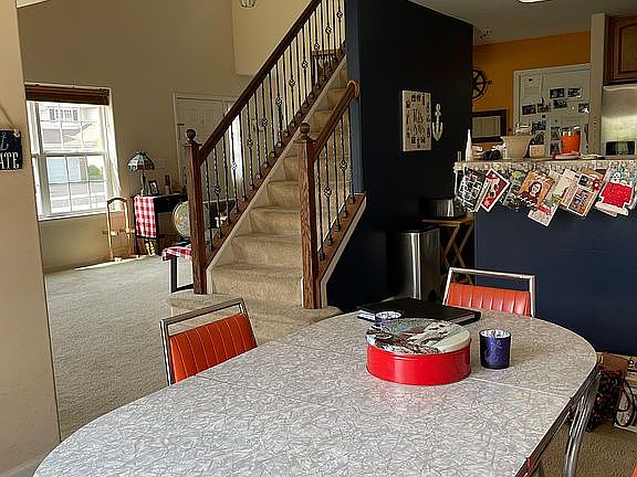 5th image of 202 Wild Meadow Ln