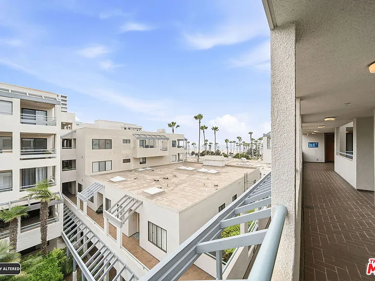 122 Ocean Park Blvd #507 — Photo 22