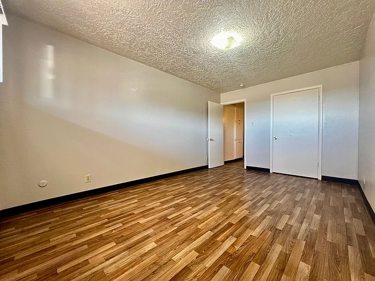 Home @ Uptown — Photo 15