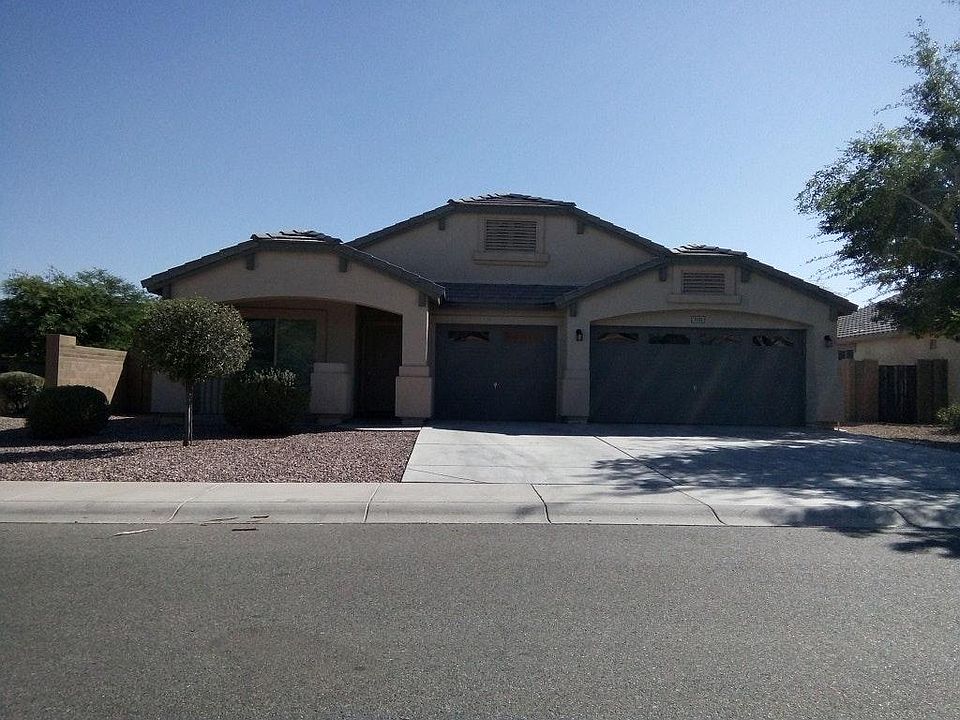 Beautiful Curb appeal!