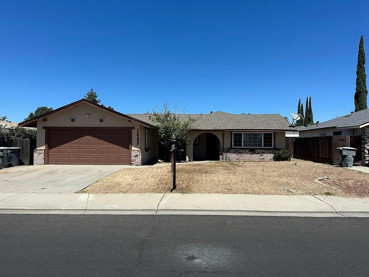 1409 Carma Way photo 1