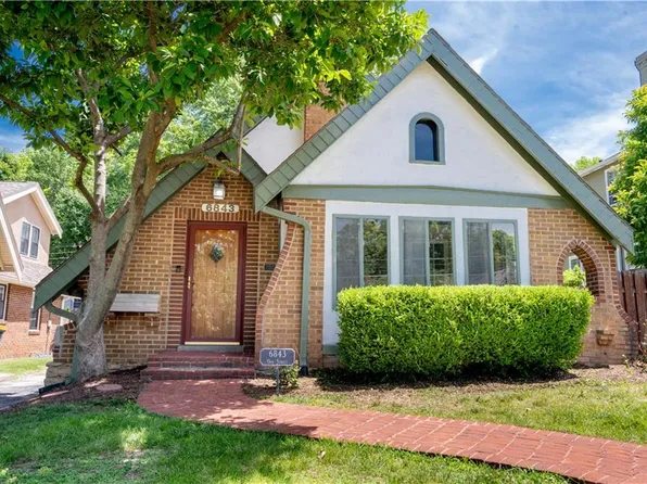 6843 Oak St, Kansas City, MO 64113