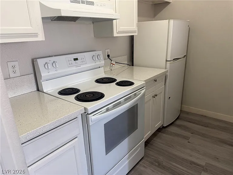 1381 E University Ave #312 — Photo 7